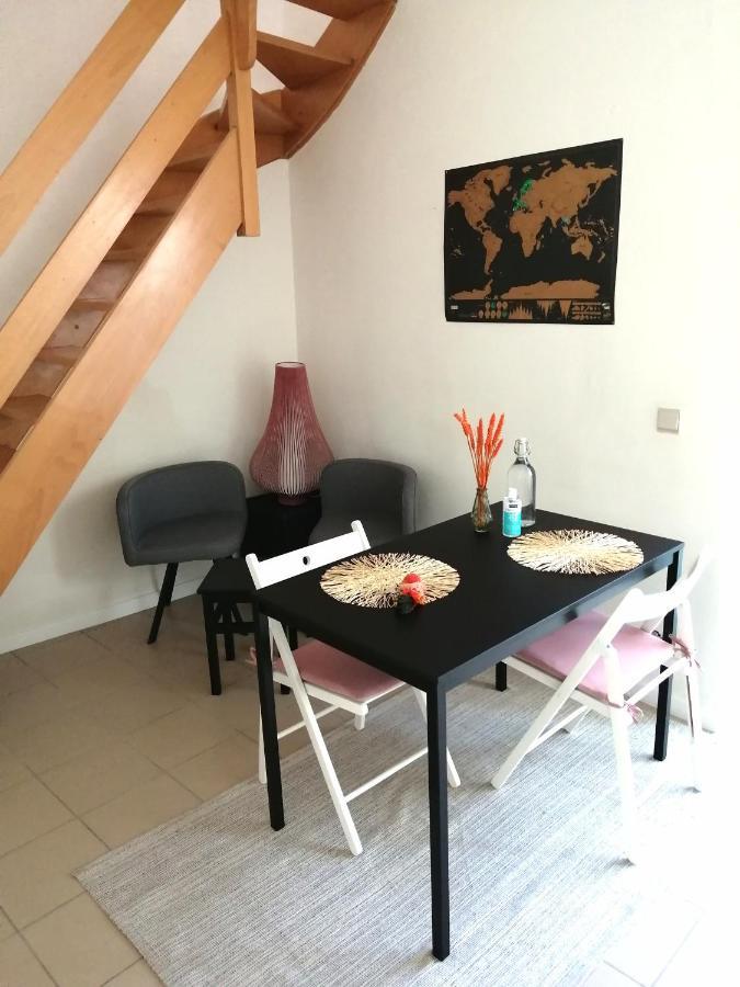 Studio With Terrace In 17Th Century House Διαμέρισμα Μπριζ Εξωτερικό φωτογραφία